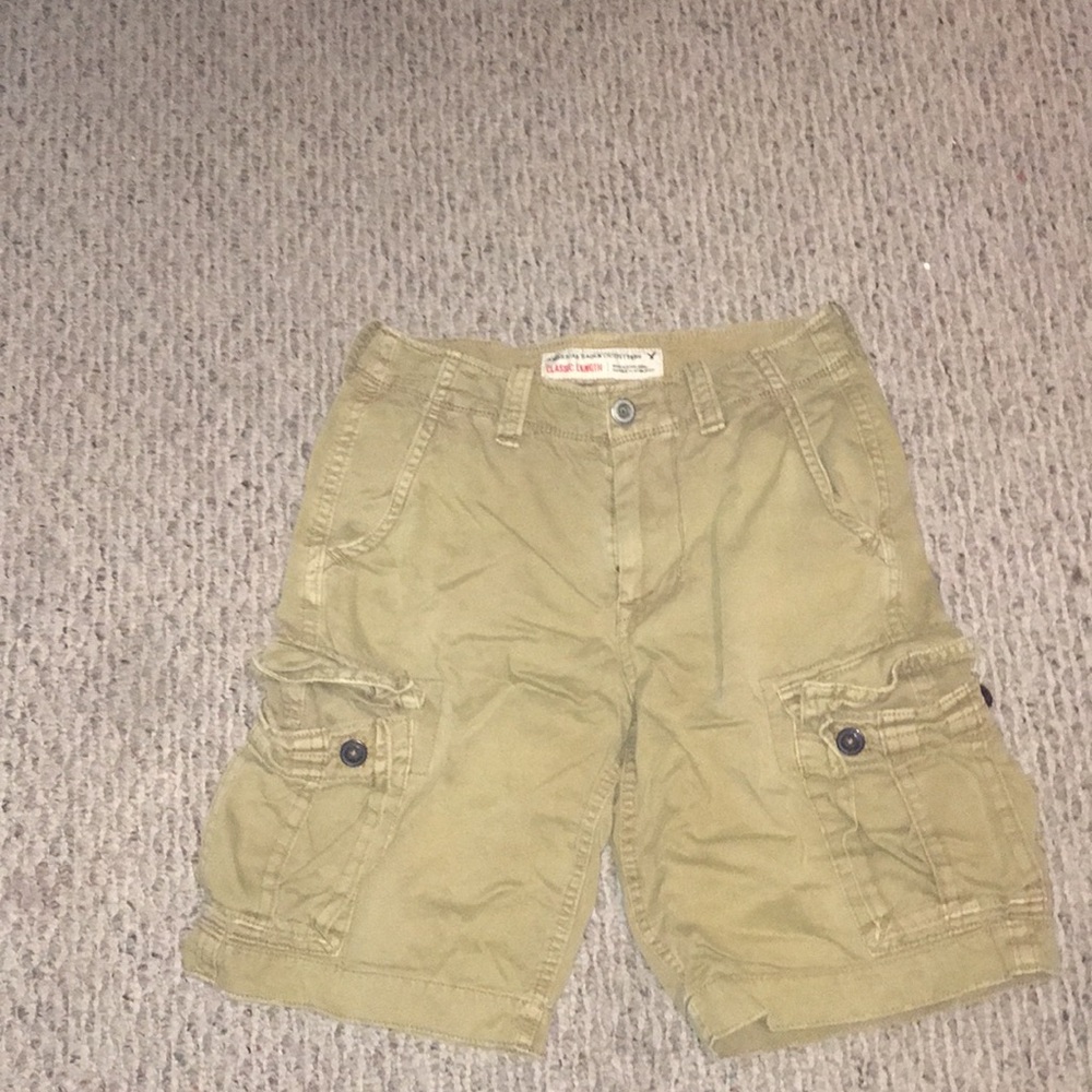 AMERICAN EAGLE CARGO SHORTS SIZE 30
